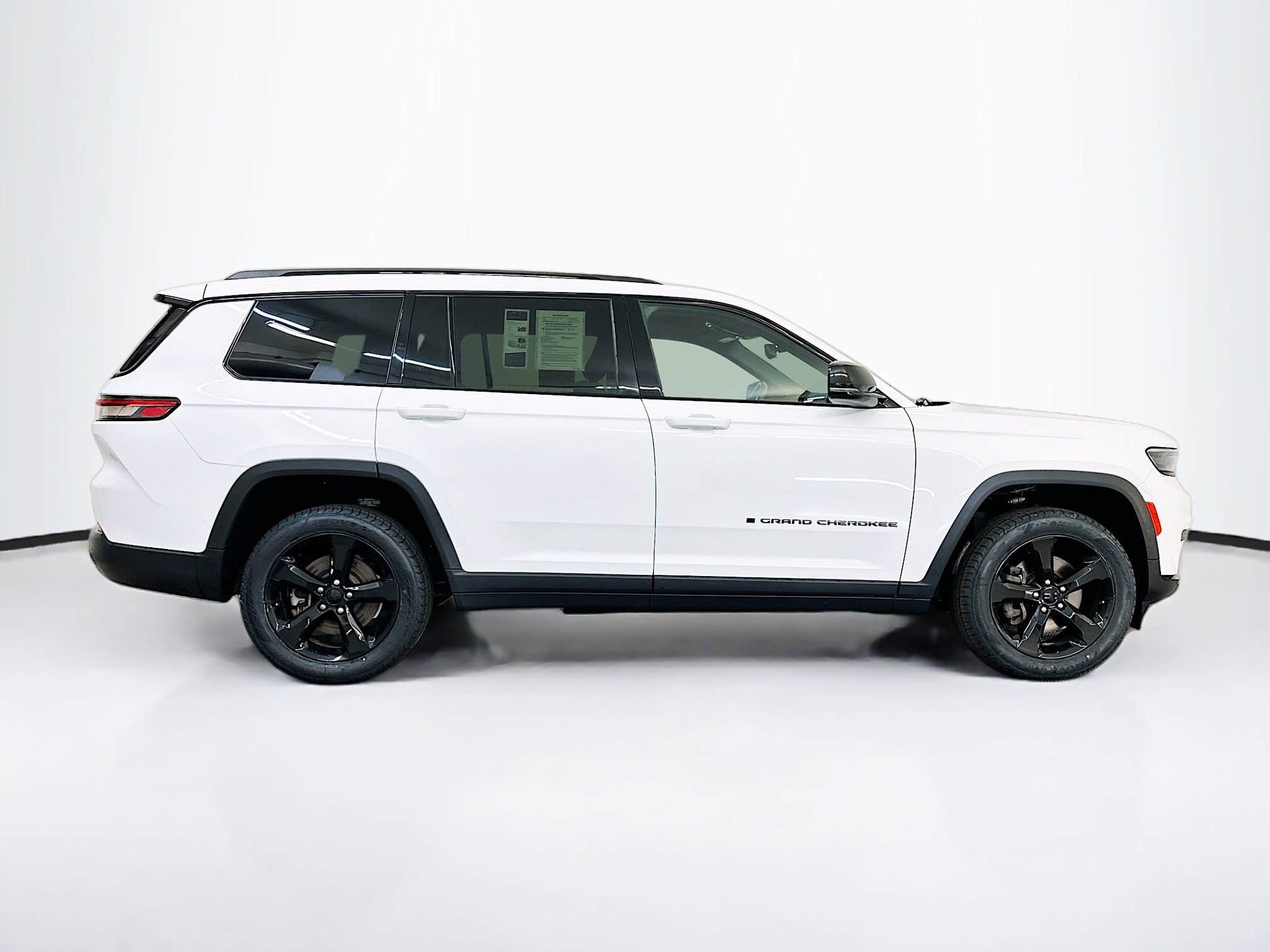Used 2022 Jeep Grand Cherokee L Laredo AWD/4WD image 10