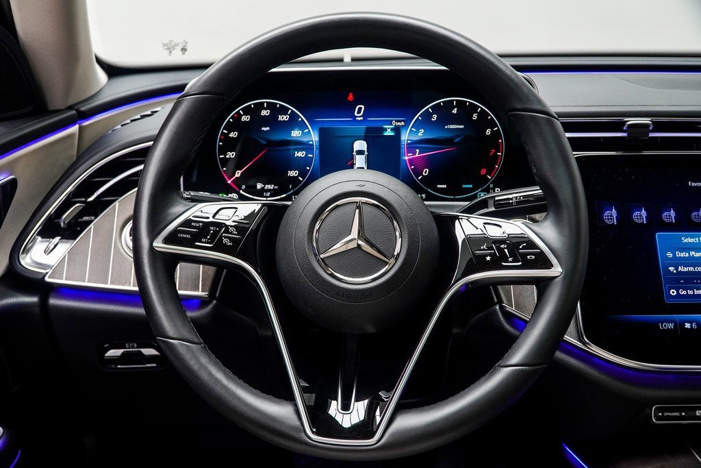 Used 2025 Mercedes-Benz E 350 4MATIC Sedan image 15