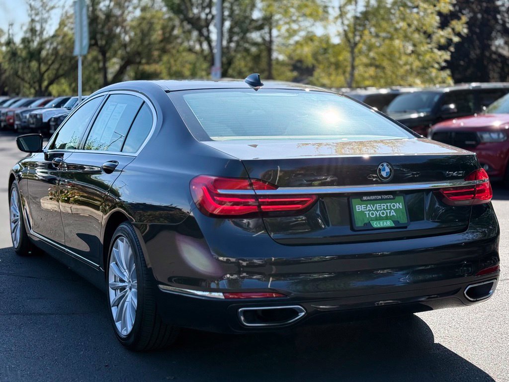 Used 2016 BMW 740i RWD image 3