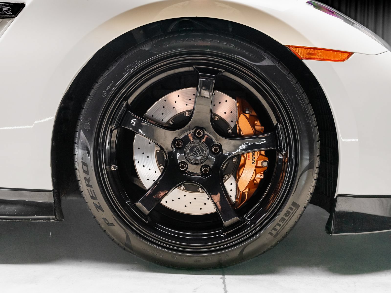 Used 2021 Nissan GT-R Premium AWD/4WD image 30