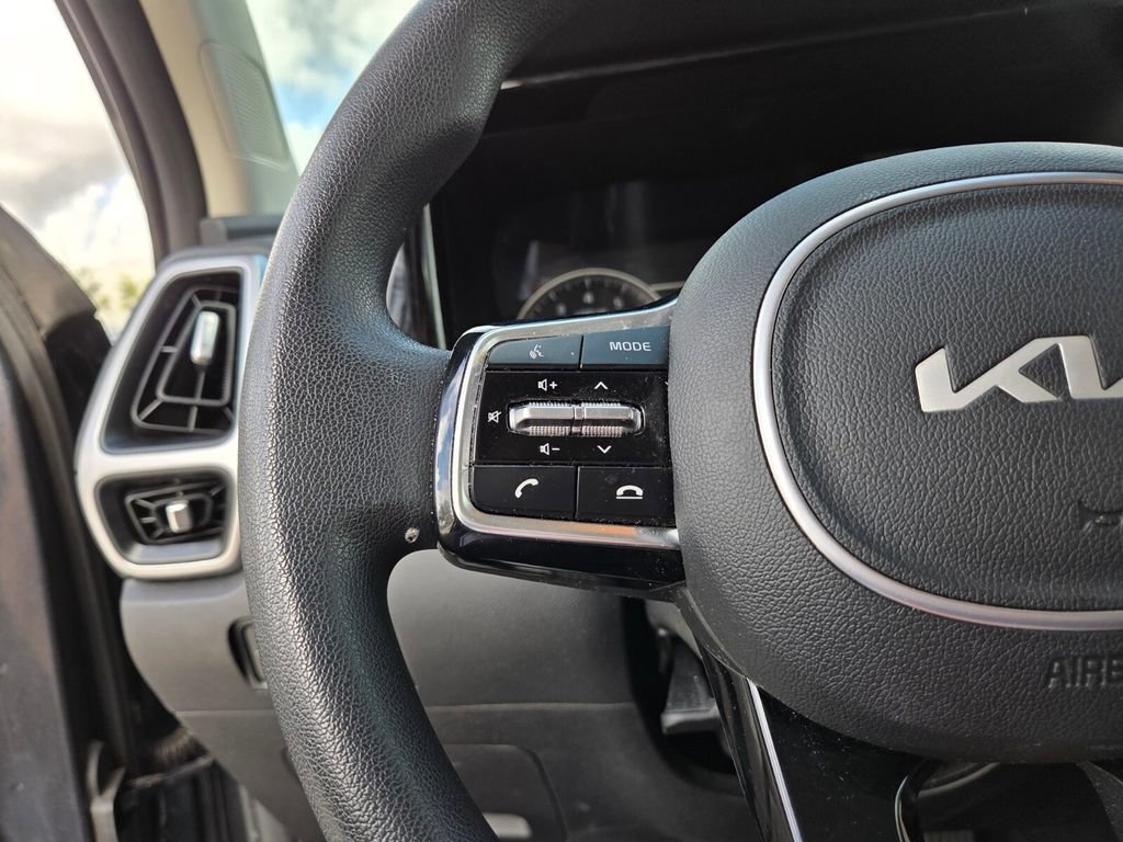 Used 2022 Kia Sorento LX image 25