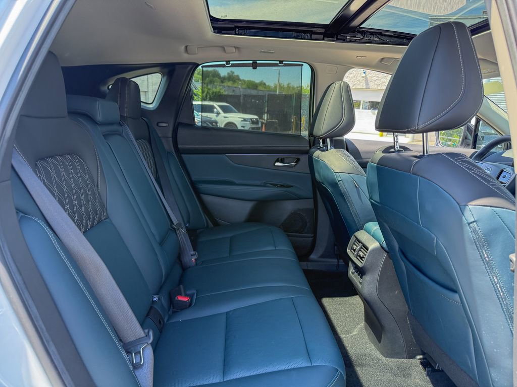 Used 2025 Nissan Murano Platinum w/ Cargo Package AWD/4WD image 20