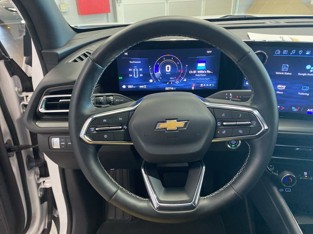 Used 2025 Chevrolet Traverse LT image 20