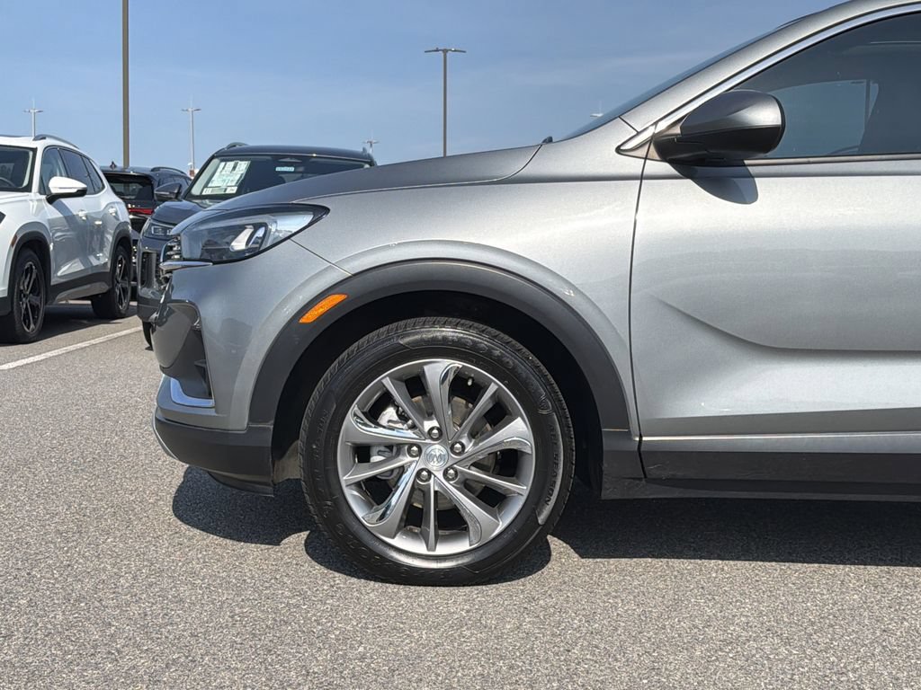 Used 2023 Buick Encore GX Essence w/ Experience Buick Package FWD image 9