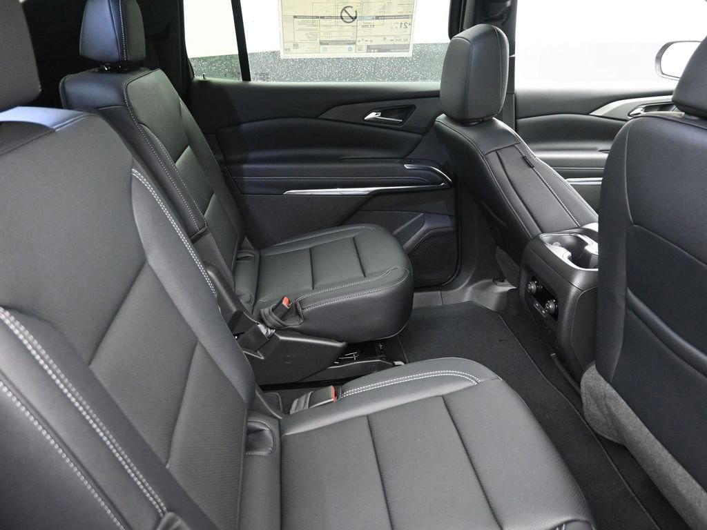 New 2026 Chevrolet Traverse LT image 8