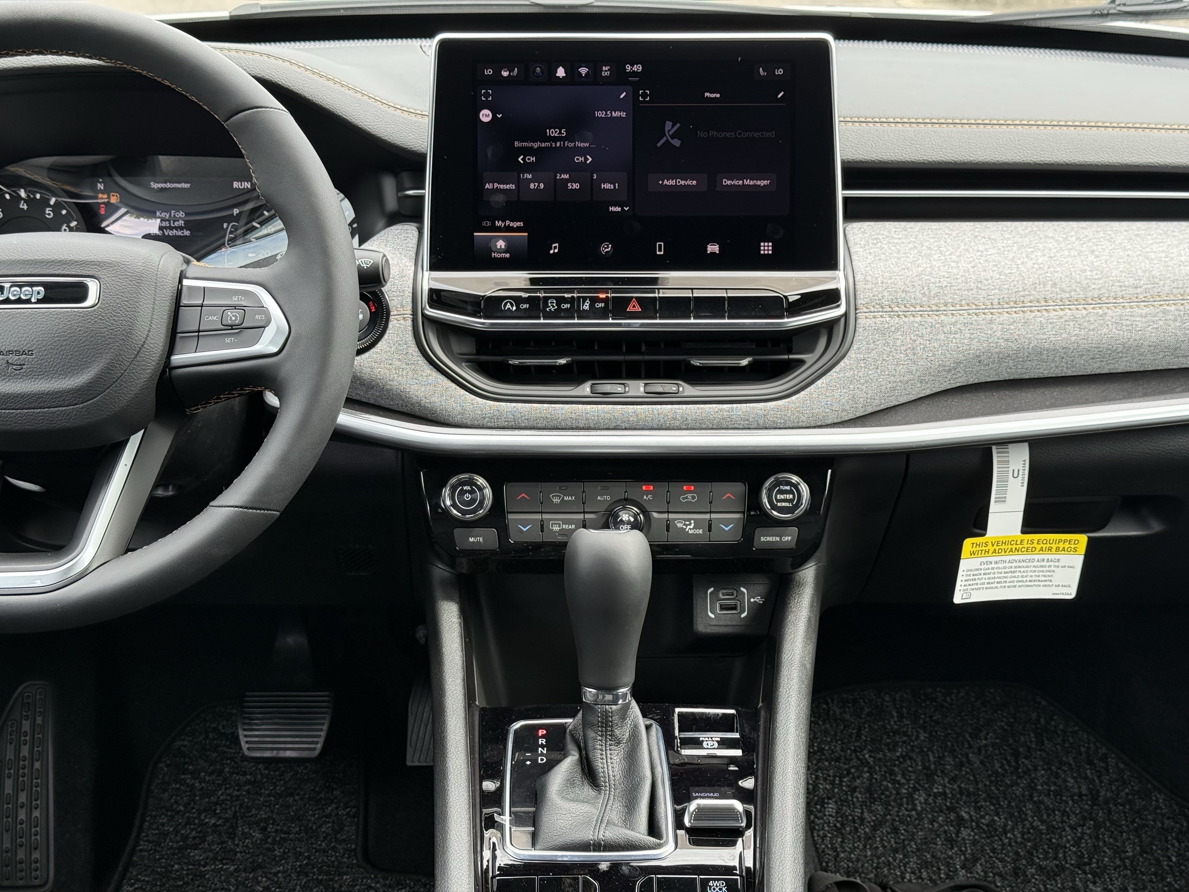 New 2026 Jeep Compass Latitude AWD/4WD image 30