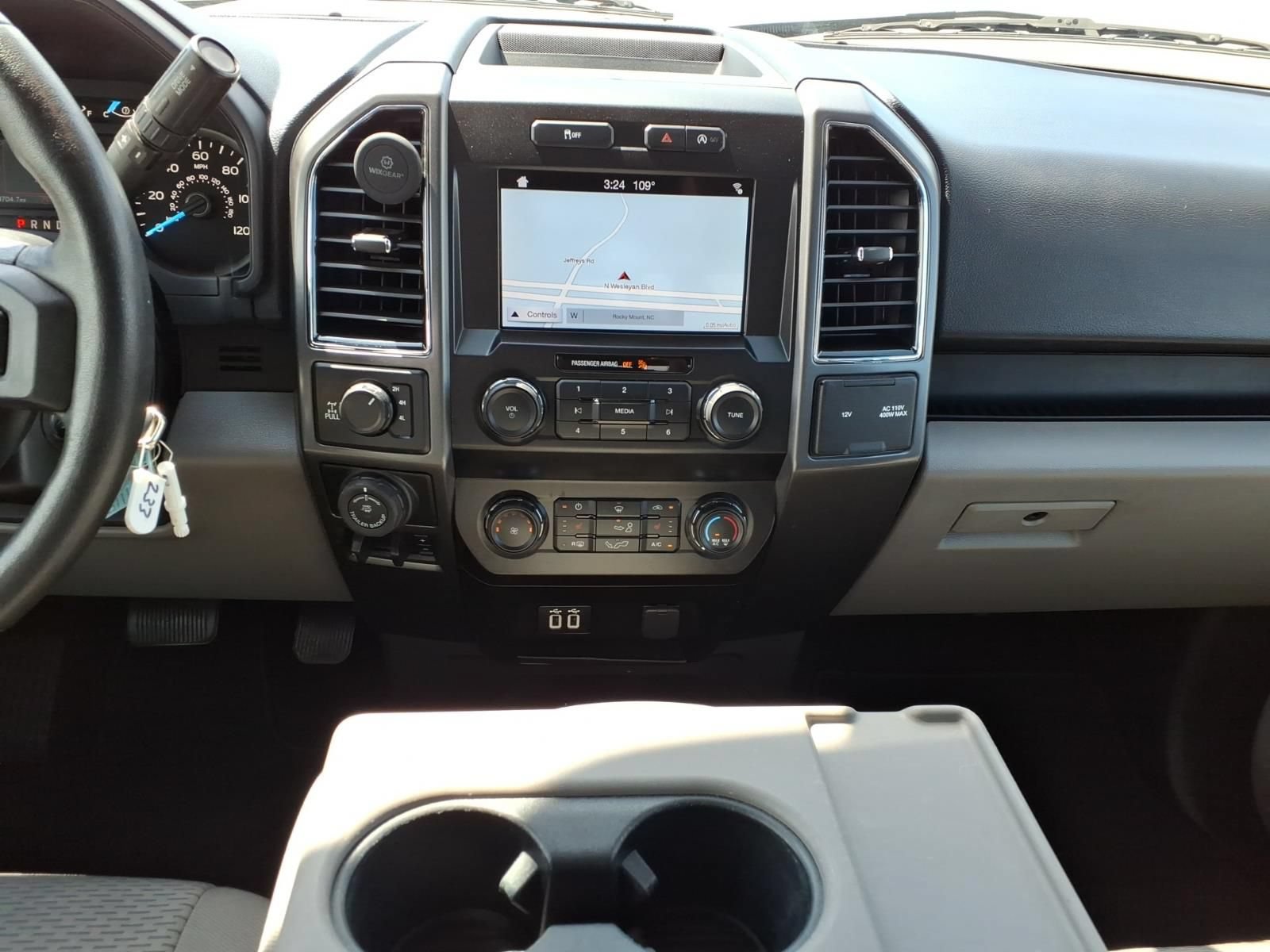 Used 2019 Ford F150 XLT w/ Equipment Group 302A Luxury AWD/4WD image 15