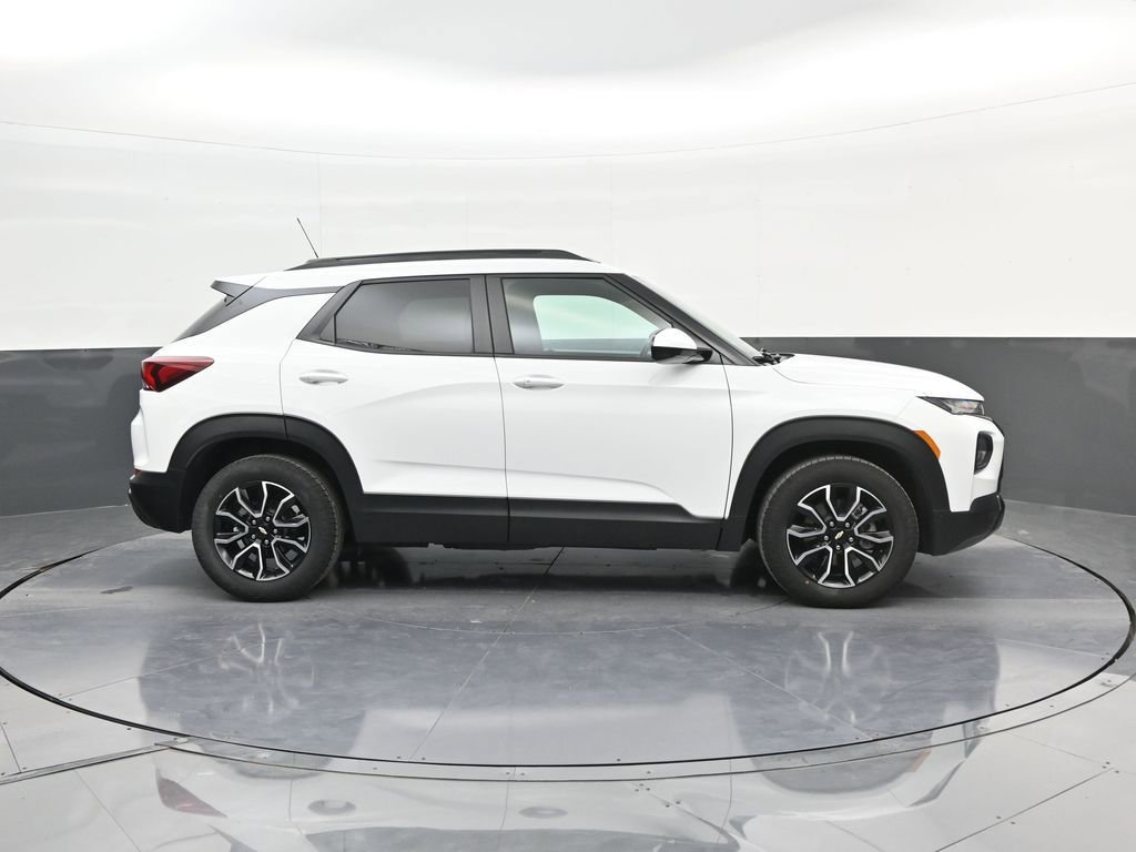 Used 2023 Chevrolet TrailBlazer ACTIV FWD image 9