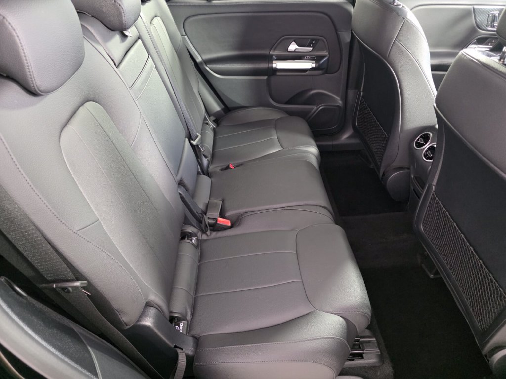 Certified 2025 Mercedes-Benz GLB 250 image 24