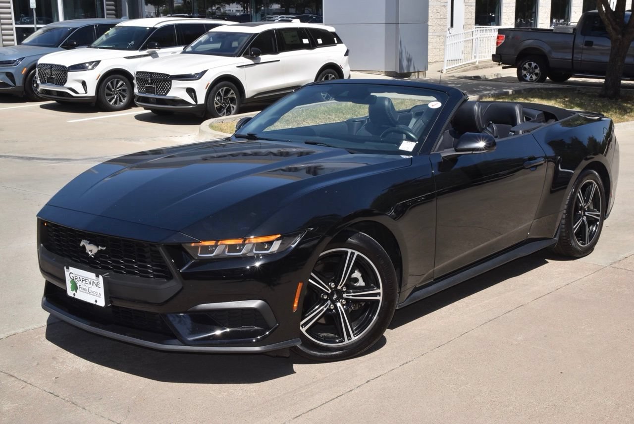 Used 2025 Ford Mustang Premium RWD image 38