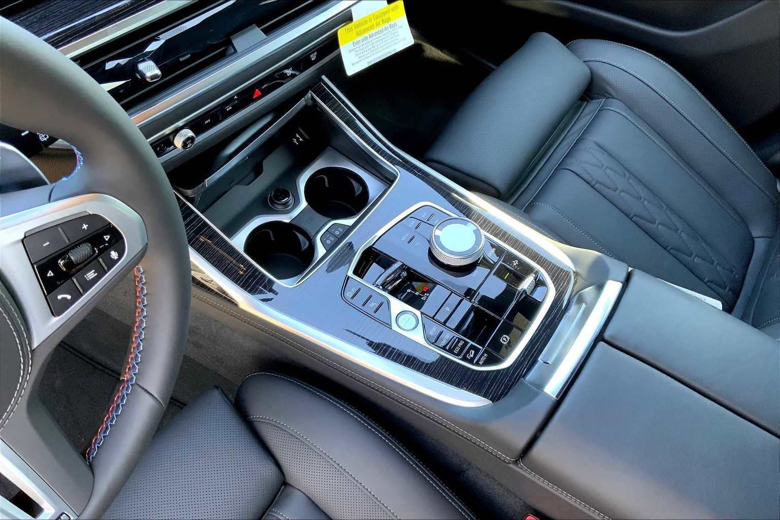 New 2026 BMW X7 M60i image 7