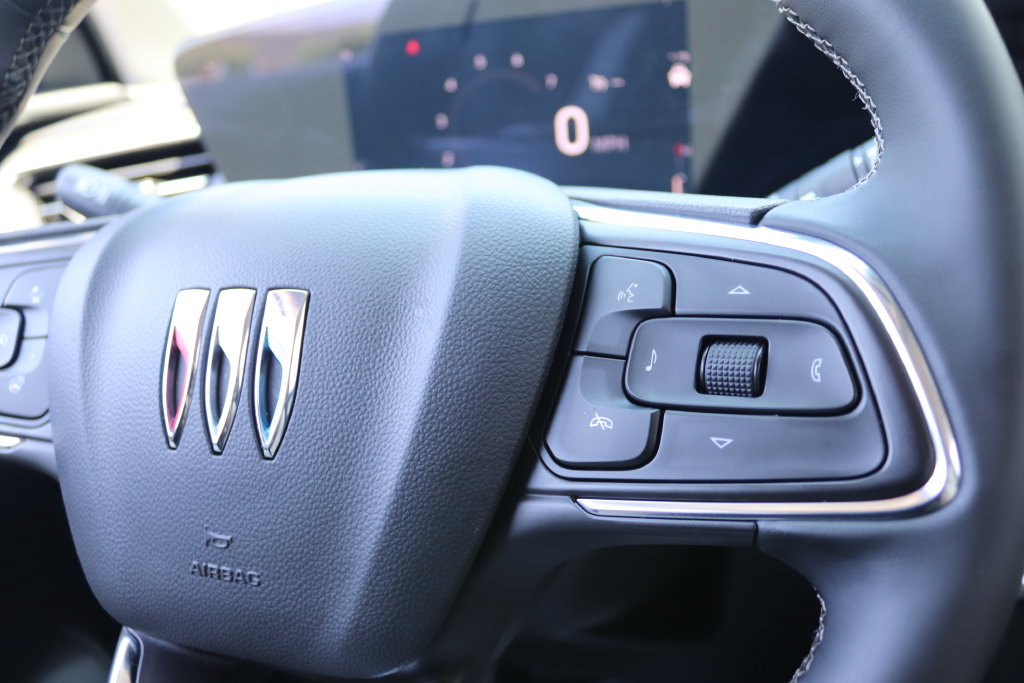 Used 2024 Buick Encore GX Preferred w/ Comfort Package FWD image 23