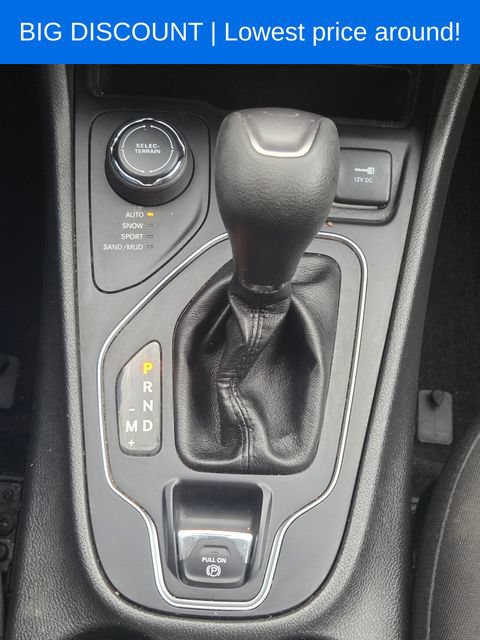 Used 2019 Jeep Cherokee Latitude w/ Cold Weather Group AWD/4WD image 34