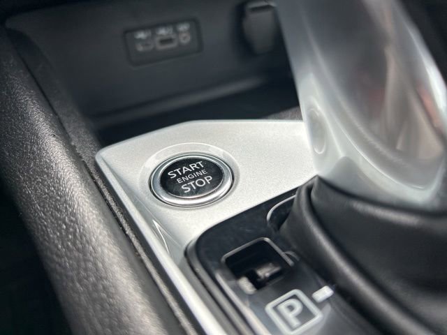 Used 2025 Nissan Altima 2.5 SV FWD image 24