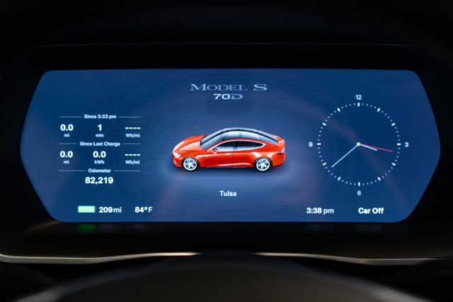 Used 2015 Tesla Model S 70D AWD/4WD image 17