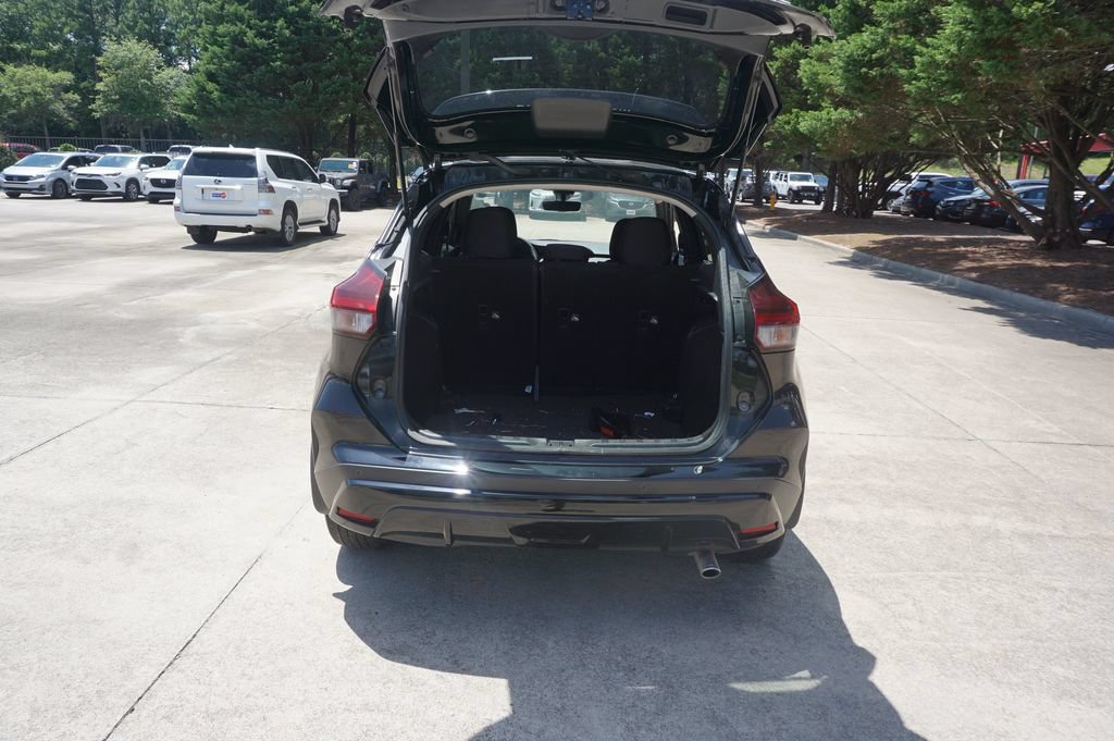 Used 2021 Nissan Kicks SR w/ Interior Electronics Package FWD image 13