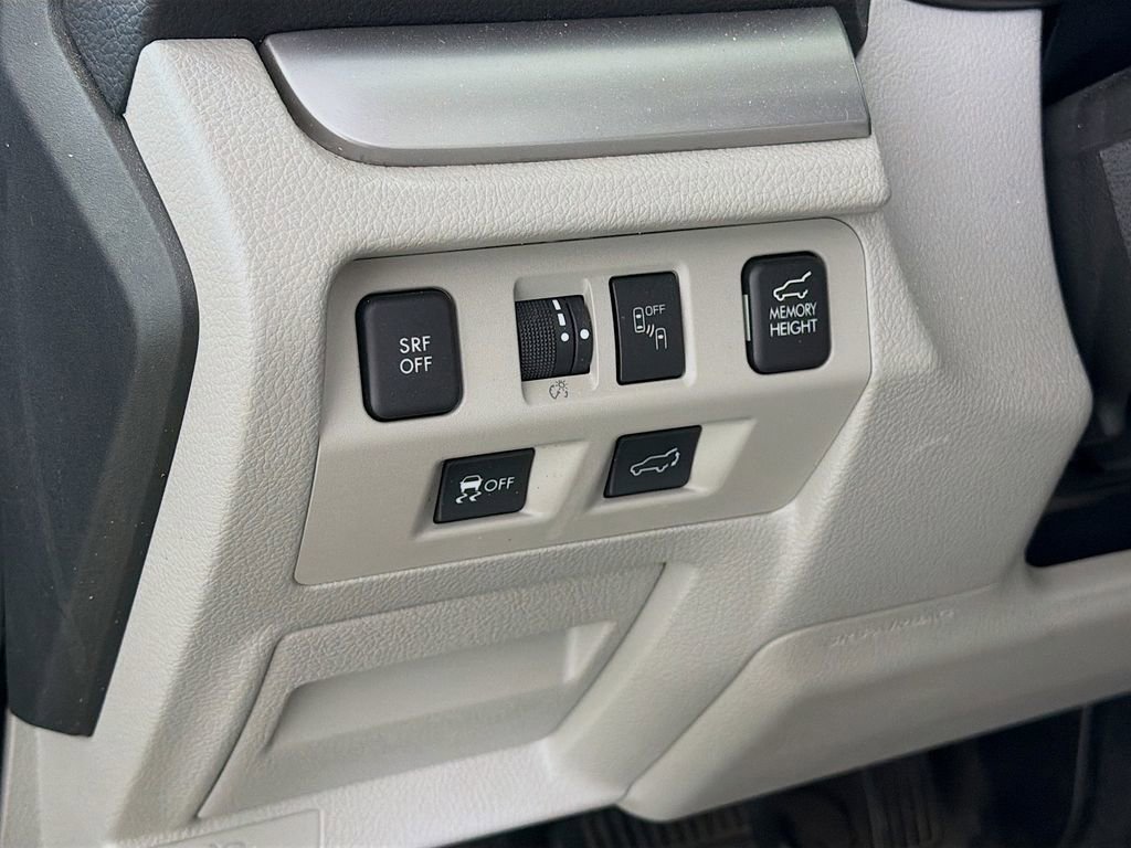 Used 2017 Subaru Forester 2.5i Premium AWD/4WD image 12