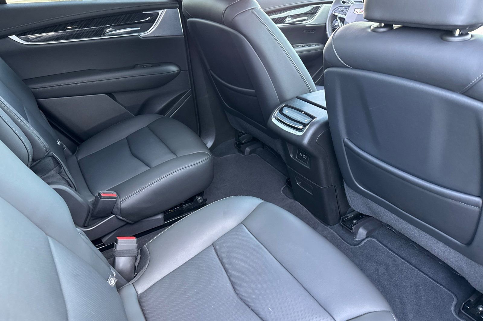 Certified 2023 Cadillac XT6 Premium Luxury w/ Technology Package image 16