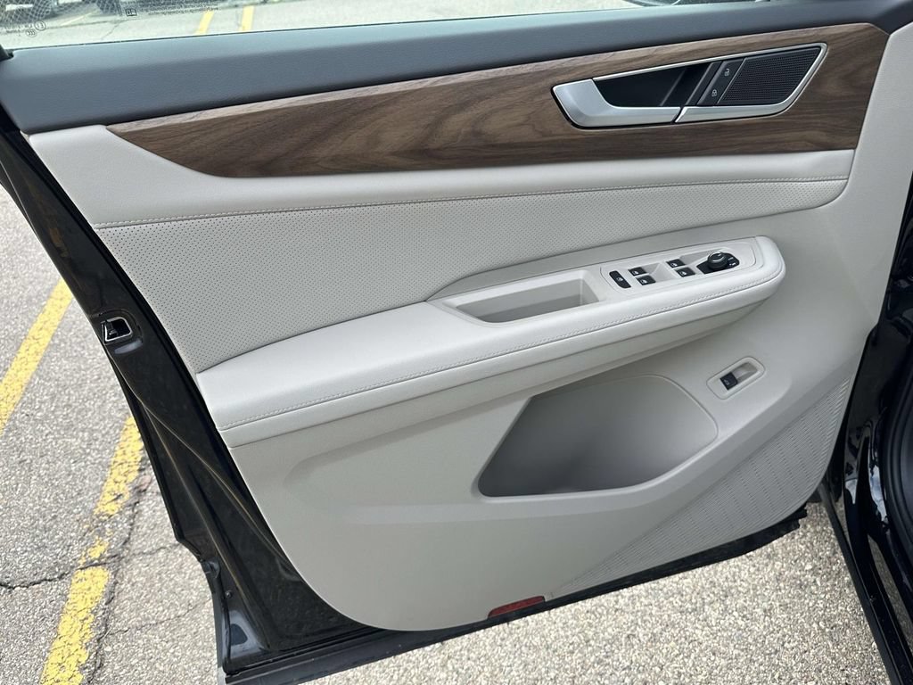New 2025 Volkswagen Atlas SE AWD/4WD image 11