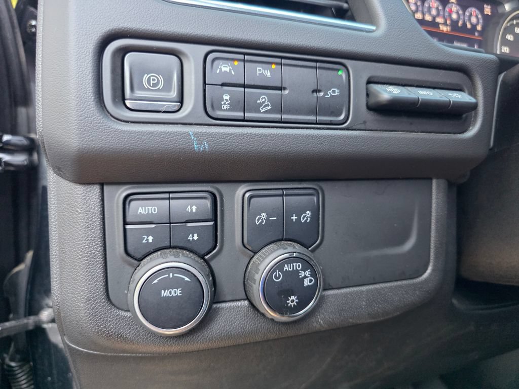 Used 2021 Chevrolet Suburban High Country AWD/4WD image 17