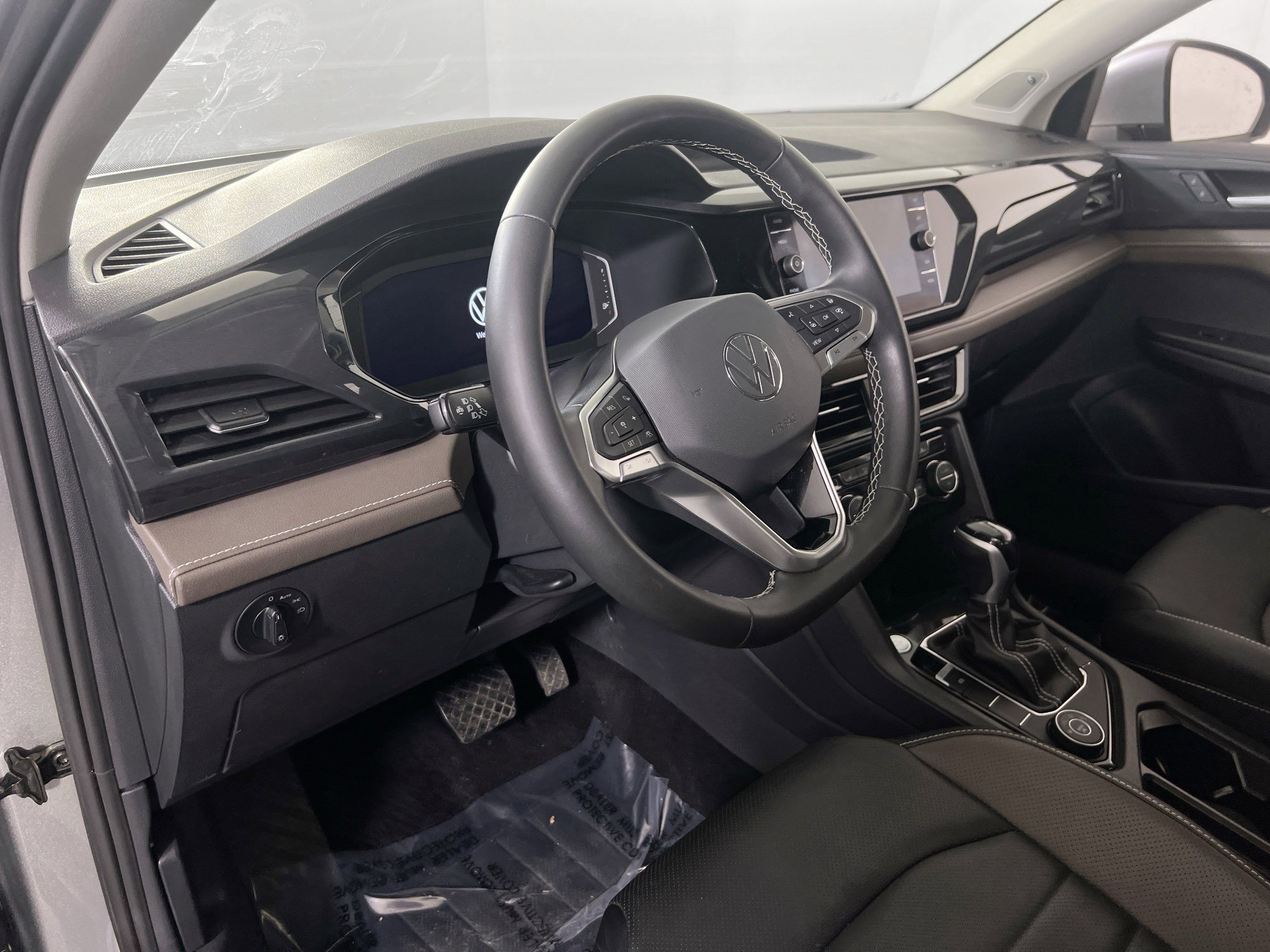 Used 2022 Volkswagen Taos SEL AWD/4WD image 9