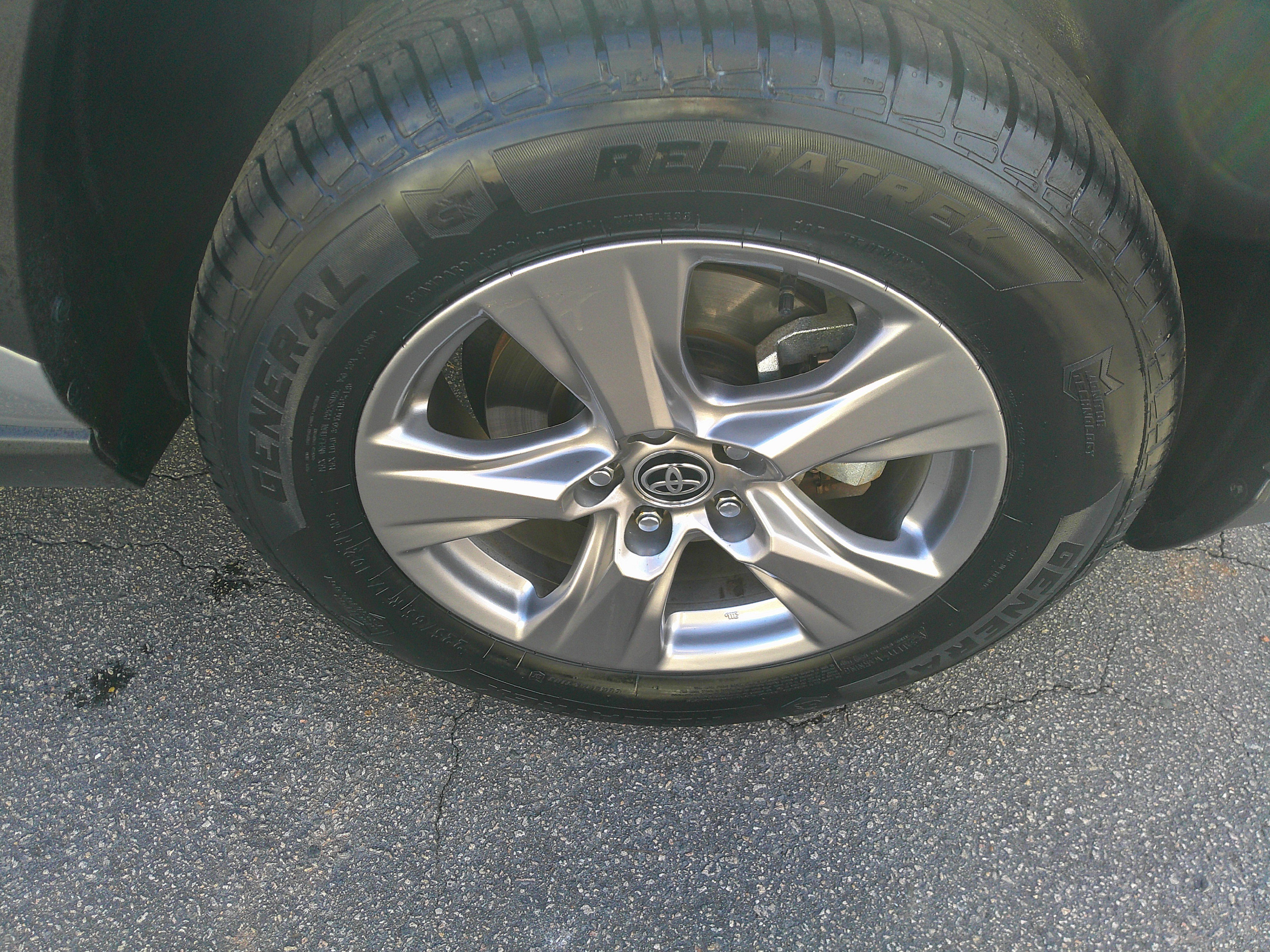 Used 2023 Toyota RAV4 LE image 14