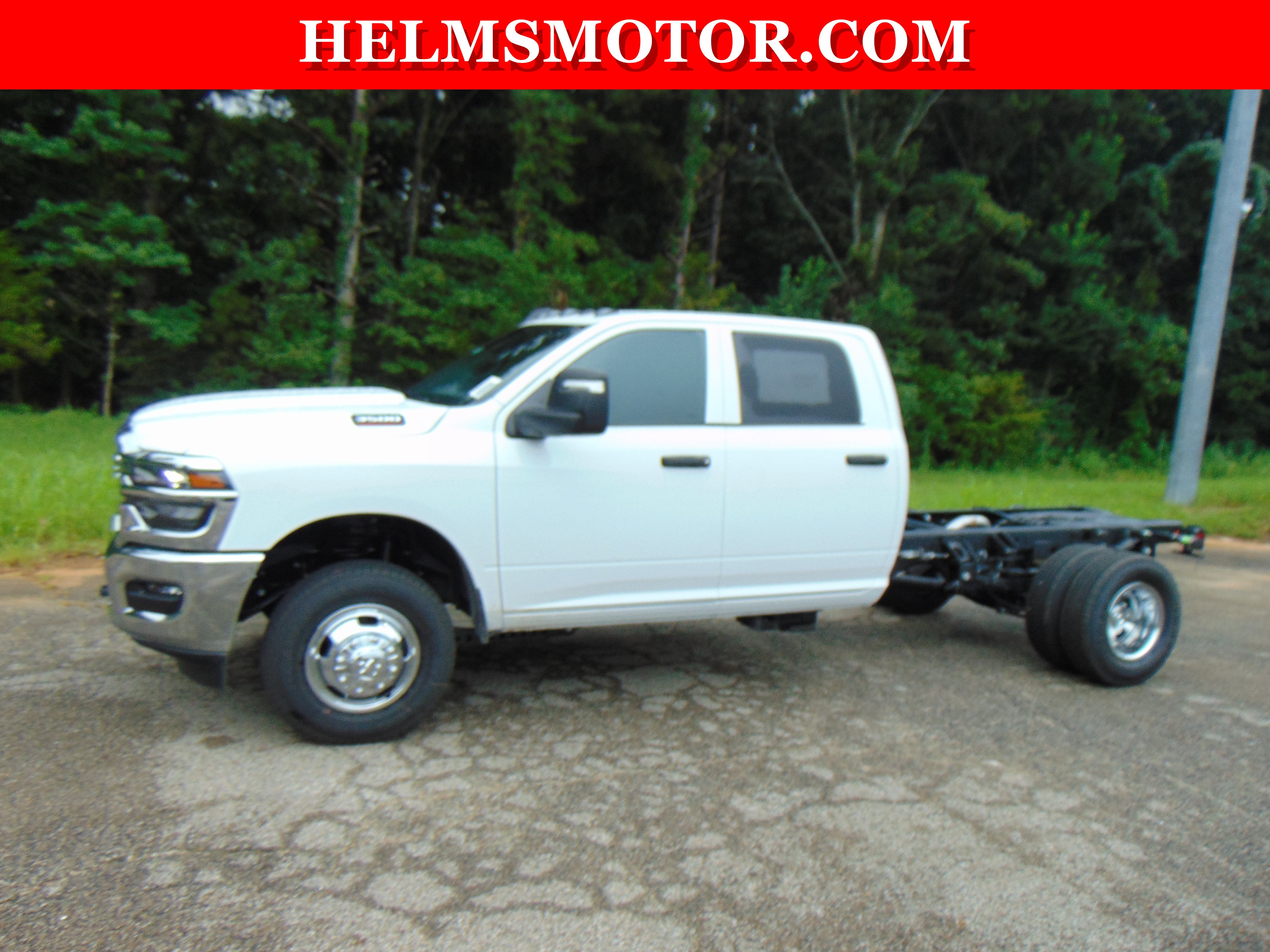 New 2026 RAM 3500 Tradesman w/ Chrome Appearance Group A AWD/4WD image 3