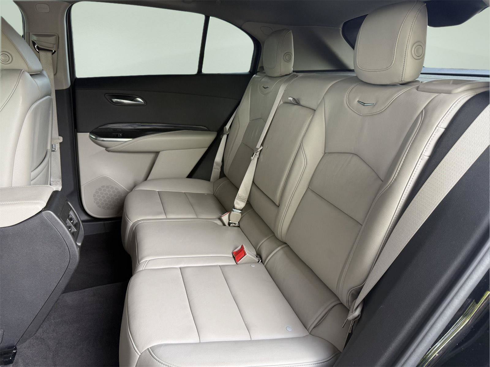 Used 2020 Cadillac XT4 Premium Luxury w/ Cold Weather Package FWD image 20