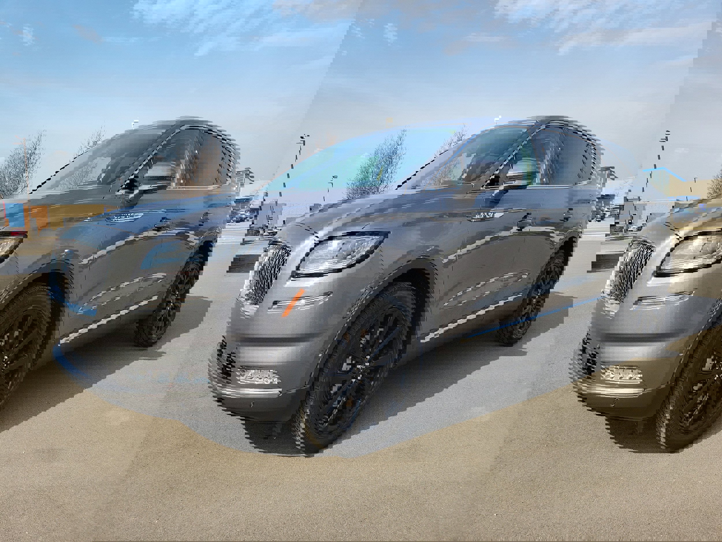 Used 2023 Lincoln Nautilus Reserve w/ Equipment Group 202A image 2