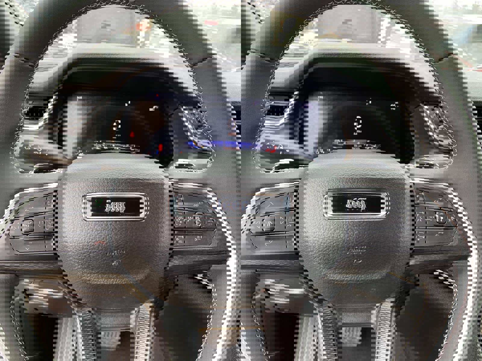 Certified 2025 Jeep Grand Cherokee L Laredo image 15