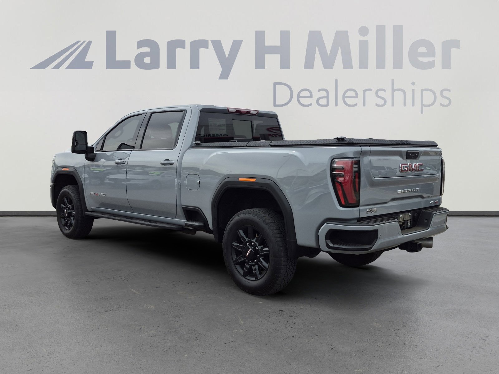 Used 2024 GMC Sierra 2500 AT4 w/ AT4 Premium Plus Package image 3