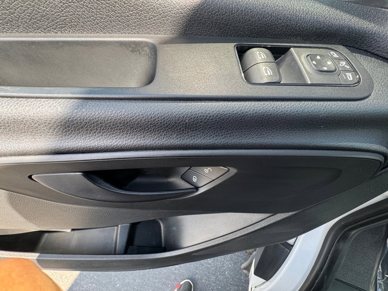 Used 2019 Mercedes-Benz Sprinter 2500 image 13