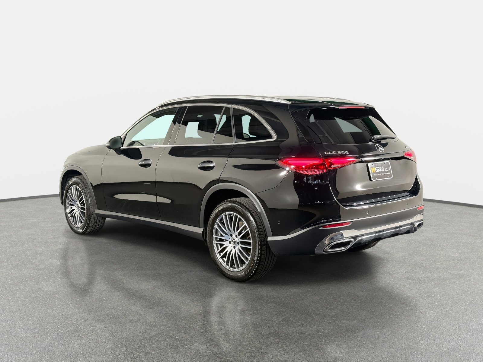 Used 2025 Mercedes-Benz GLC 300 4MATIC image 5