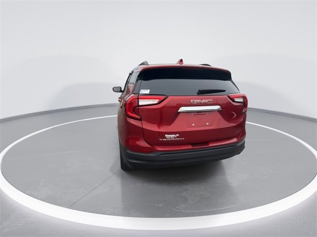 Used 2024 GMC Terrain SLE w/ Driver Convenience Package image 7