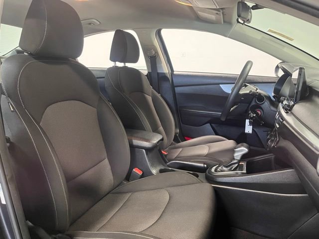Used 2023 Kia Forte LXS w/ LXS Technology Package image 10