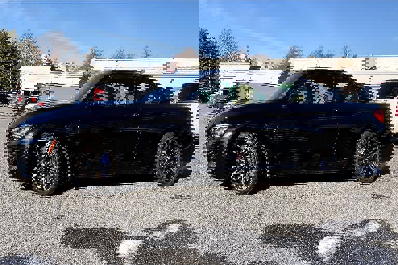 Used 2018 BMW M4 Convertible w/ Competition Package image 34