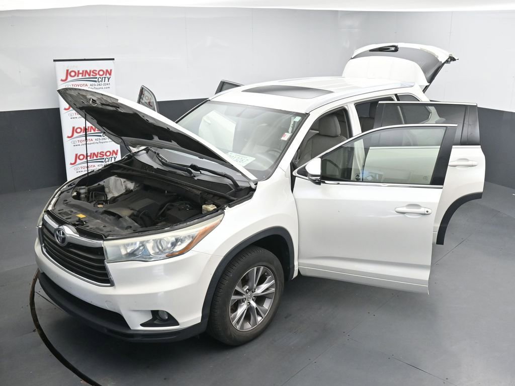 Used 2015 Toyota Highlander XLE image 26
