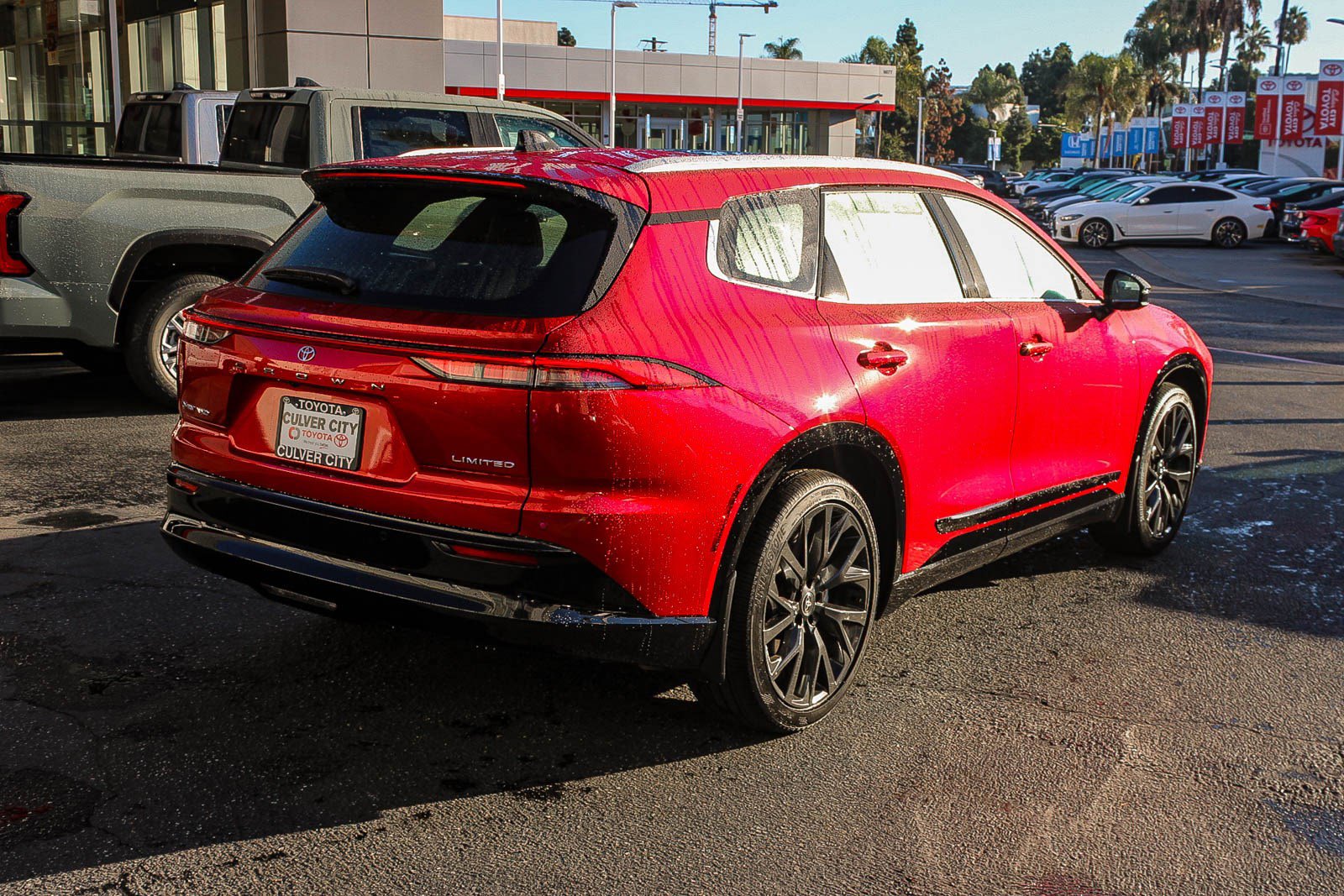 New 2025 Toyota Crown Signia Limited image 9