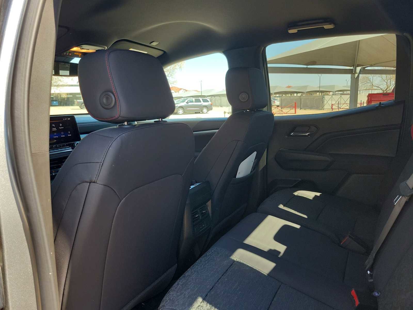 Used 2026 Chevrolet Colorado Z71 w/ Technology Package image 8