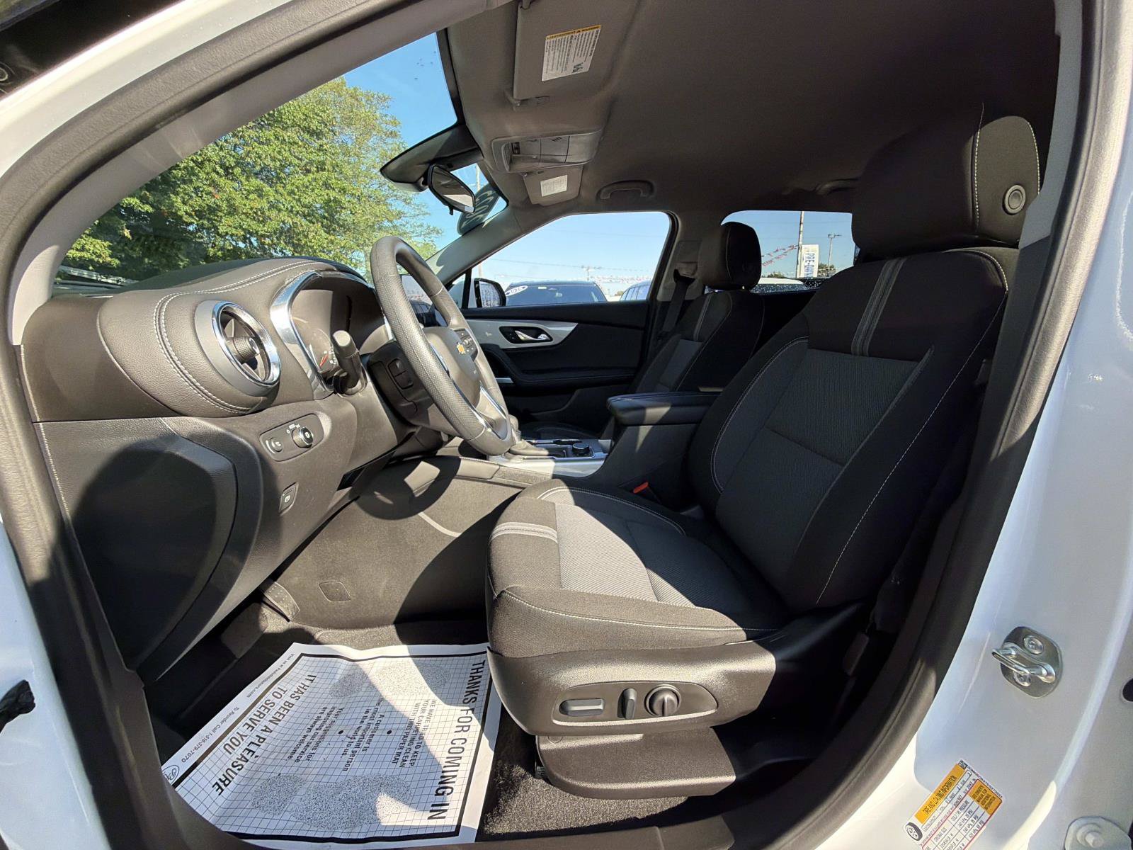 Used 2025 Chevrolet Blazer LT w/ Driver Confidence Package FWD image 13