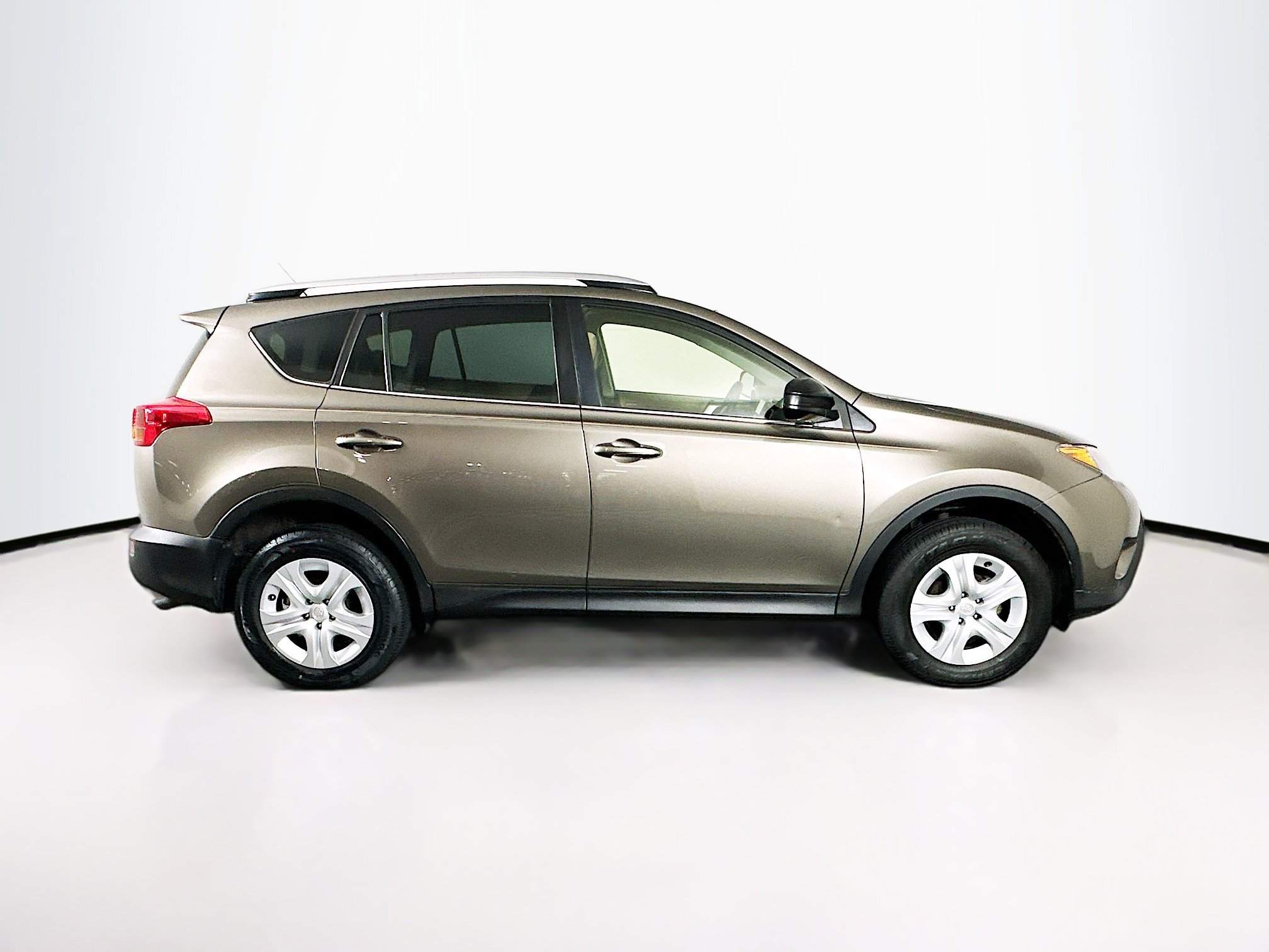 Used 2013 Toyota RAV4 LE FWD image 10