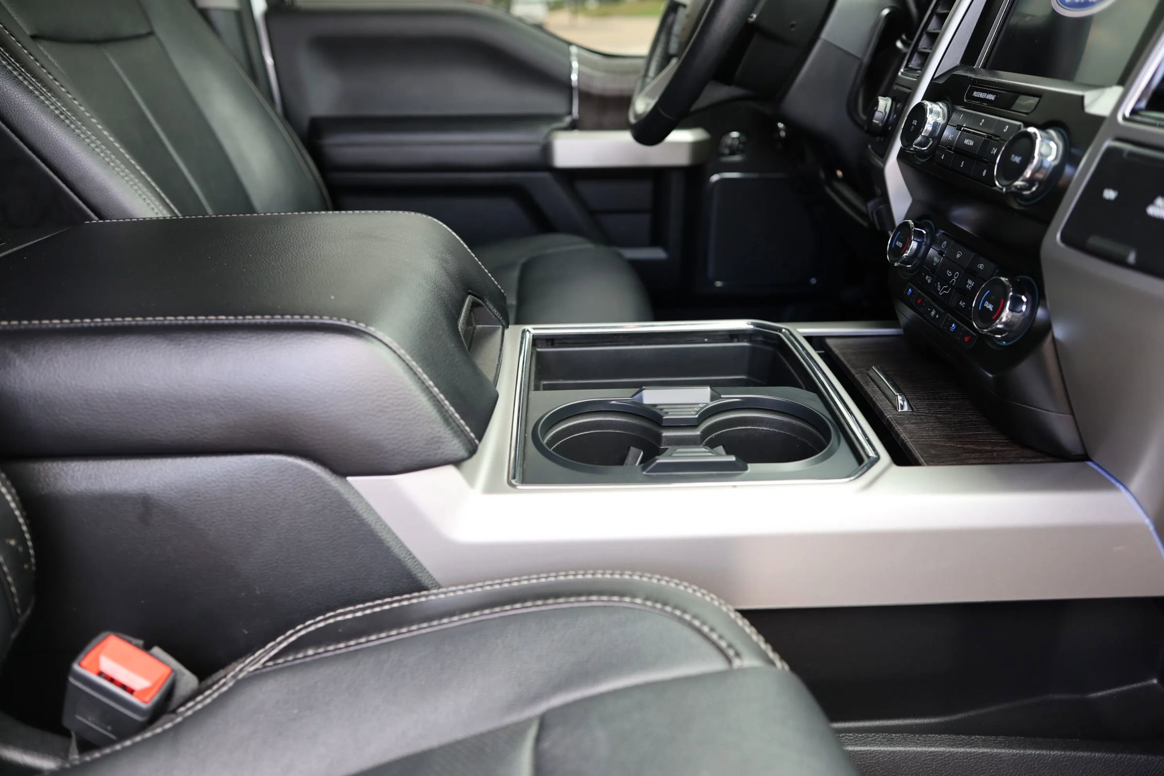 Used 2020 Ford F250 Lariat w/ Lariat Ultimate Package AWD/4WD image 41