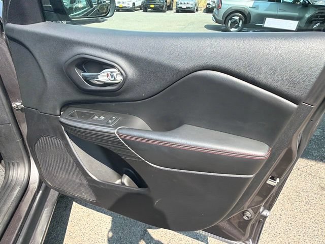 Used 2014 Jeep Cherokee Trailhawk w/ Leather Interior Group AWD/4WD image 7
