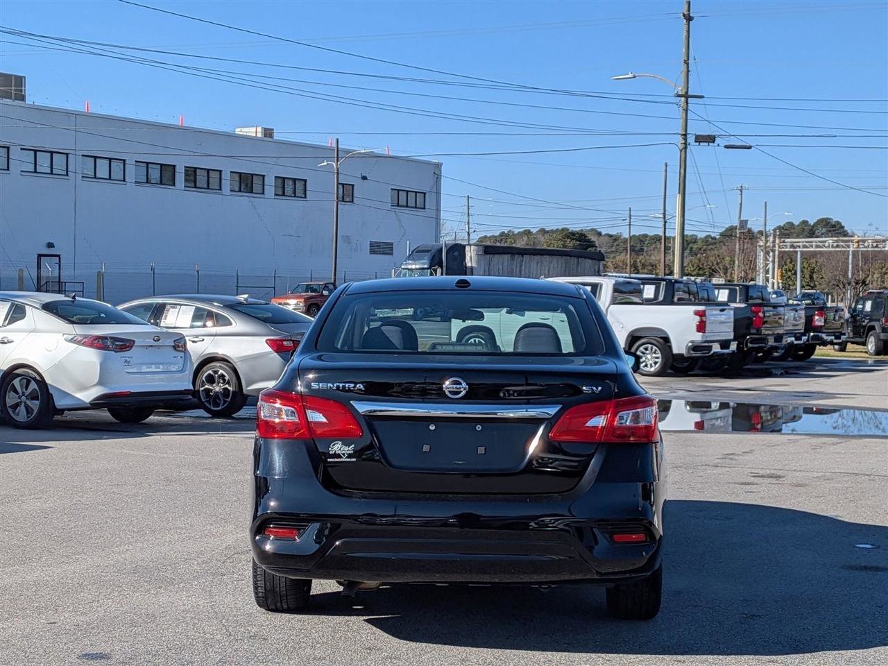 Used 2017 Nissan Sentra SV FWD image 4