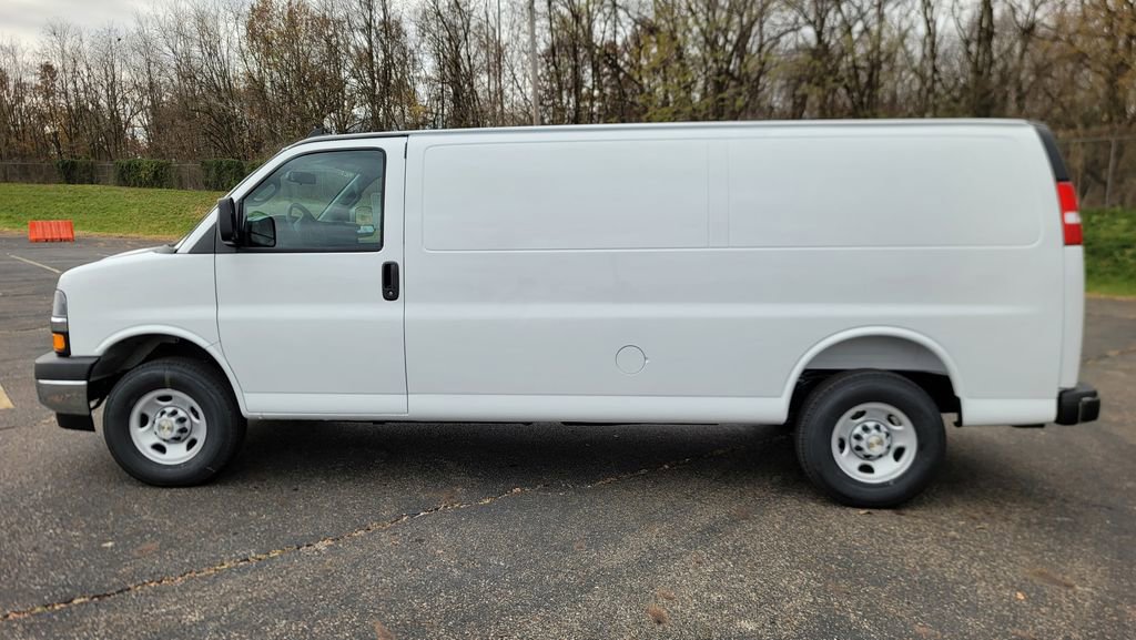 New 2025 Chevrolet Express 2500 Extended image 7