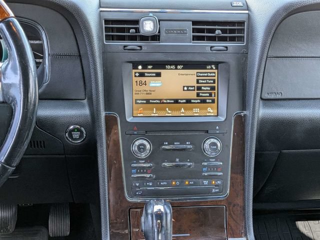 Used 2016 Lincoln Navigator Select RWD image 18