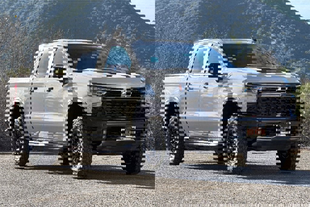 New 2026 Chevrolet Silverado 1500 ZR2 w/ Dark Appearance Package image 2