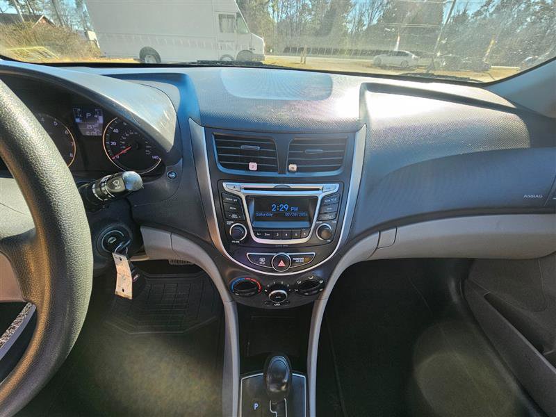 Used 2016 Hyundai Accent SE image 15
