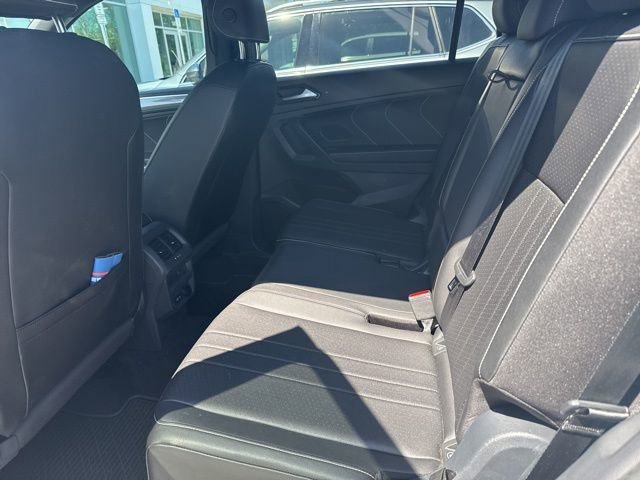 Used 2023 Volkswagen Tiguan SE R-Line FWD image 5