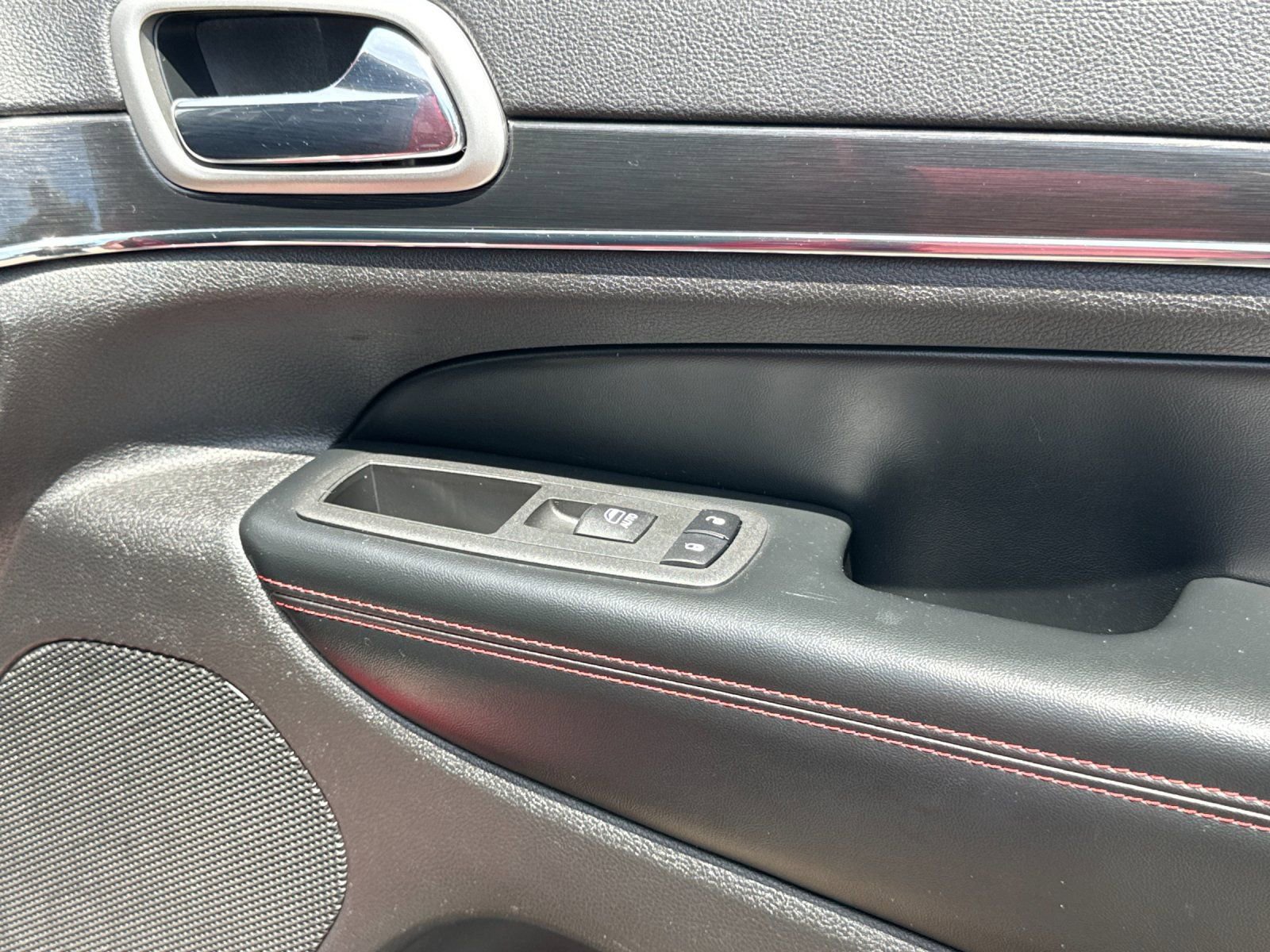 Used 2018 Jeep Grand Cherokee Trailhawk AWD/4WD image 20